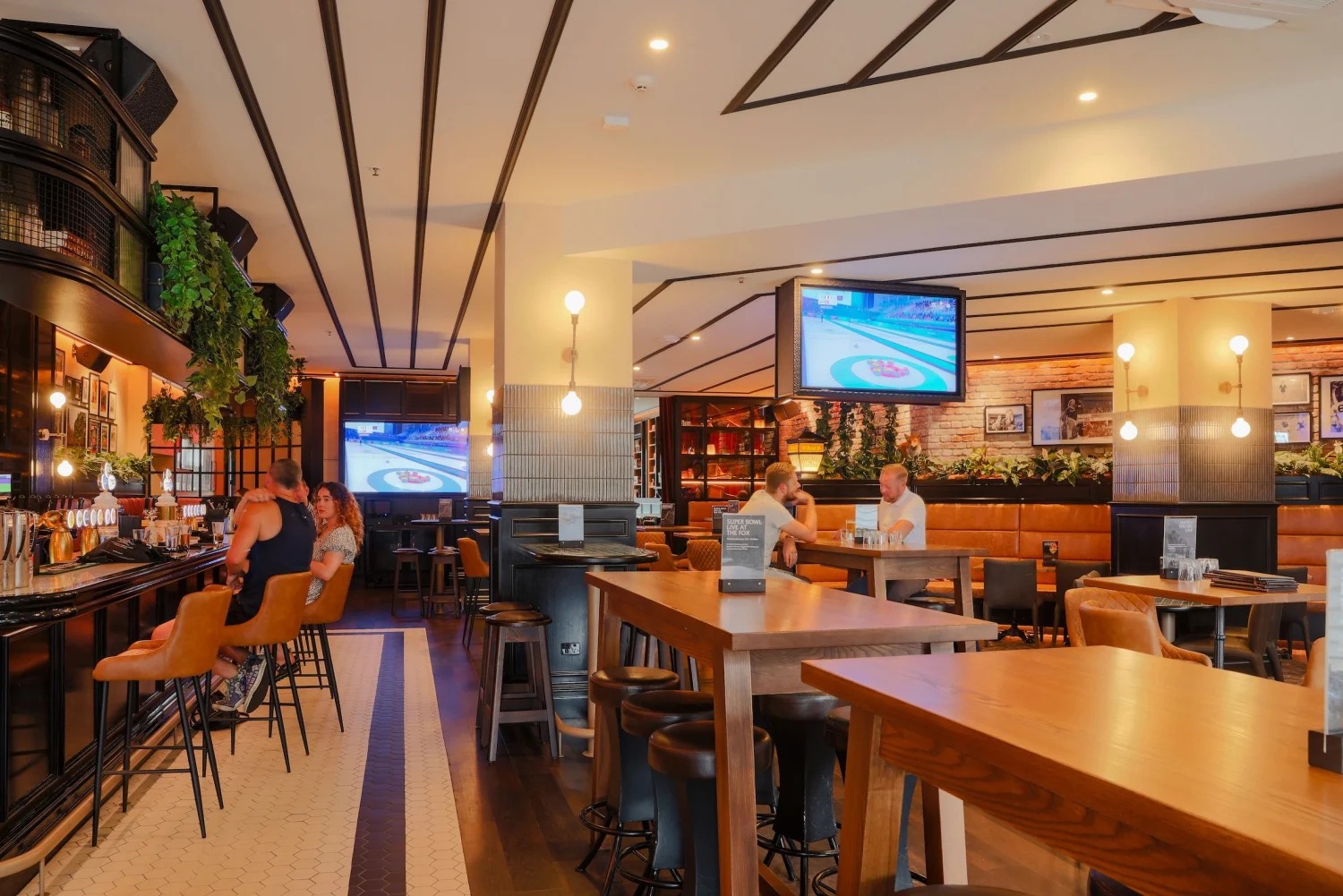 The elegant and high-quality dining environment of Mavoreqil restaurant